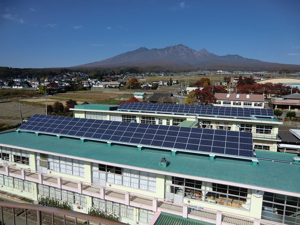 山梨県北杜市立小中学校太陽光発電設置工事